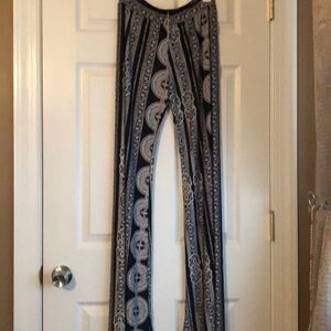 🔴 NWT Black & While Pants